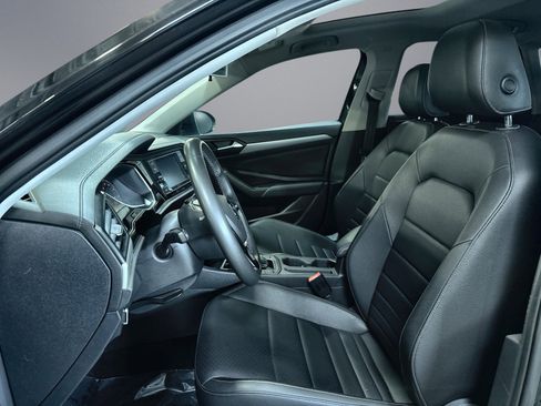 Used 2021 Volkswagen Jetta SE image 19