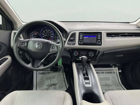 Used 2019 Honda HR-V LX image 11