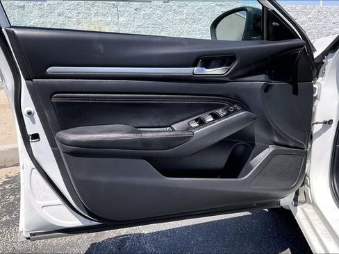 Certified 2023 Nissan Altima 2.0 SR FWD image 22
