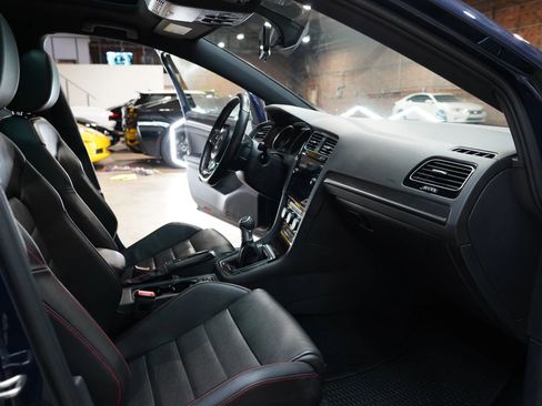 Used 2018 Volkswagen GTI SE w/ SE Leather Package image 49