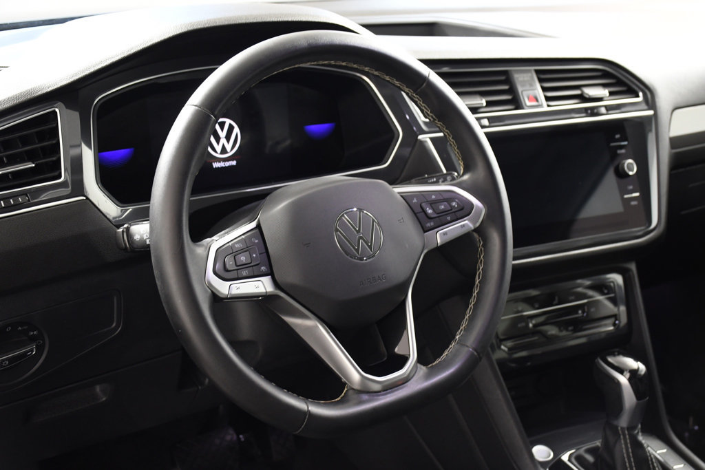 Used 2023 Volkswagen Tiguan SE AWD/4WD image 13