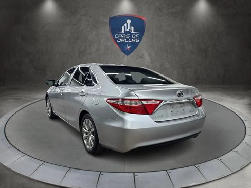 Used 2016 Toyota Camry XLE w/ Moonroof Package FWD image 3