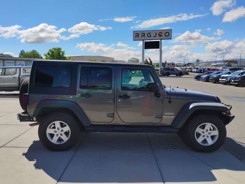 Used 2018 Jeep Wrangler Unlimited Sport S AWD/4WD image 4