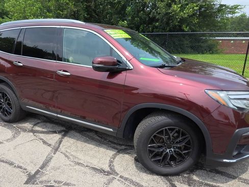 Used 2020 Honda Pilot Touring image 2