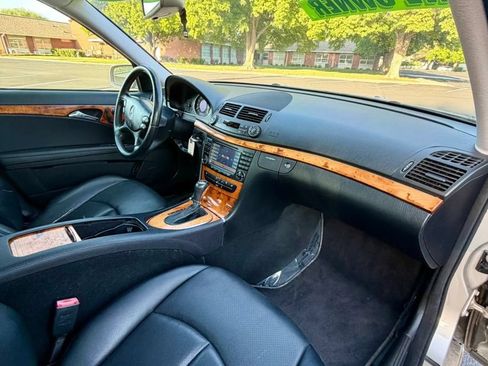 Used 2008 Mercedes-Benz E 350 4MATIC Wagon image 15