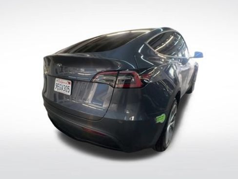 Used 2023 Tesla Model Y Long Range AWD/4WD image 9