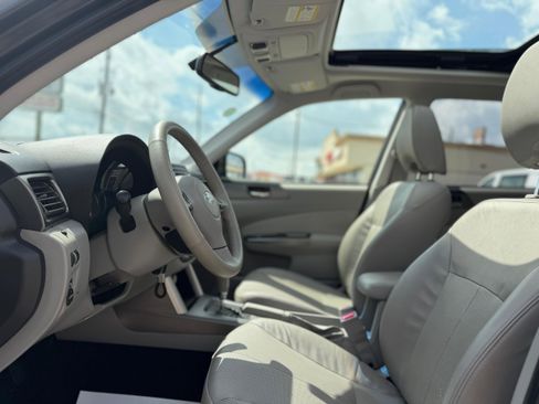 Used 2013 Subaru Forester 2.5X Touring AWD/4WD image 4