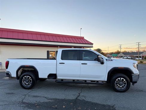 Used 2022 GMC Sierra 3500 Pro w/ Convenience Package image 4