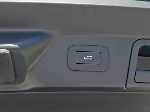 New 2026 Land Rover Range Rover Velar S AWD/4WD image 13