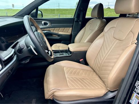 Used 2025 Kia Sorento SX Prestige w/ Olive Brown Leather Package image 12