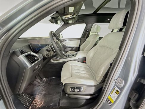 Certified 2023 BMW X7 xDrive40i image 21