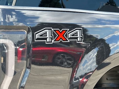 Used 2019 Ford F250 Lariat w/ Lariat Value Package image 16