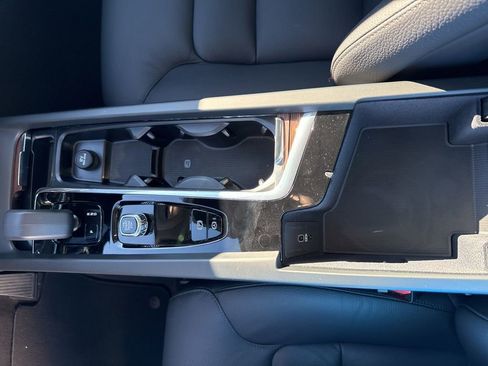 Used 2024 Volvo XC60 T8 Plus w/ Protection Package Premier image 27