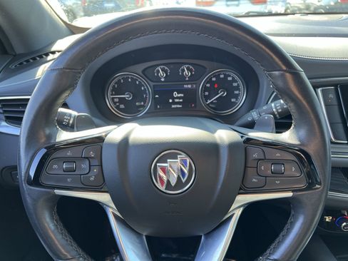Used 2024 Buick Enclave Essence image 16