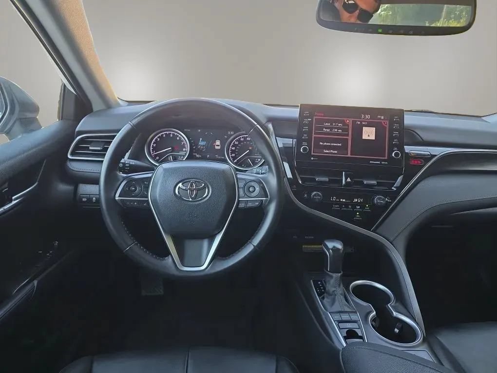 Used 2021 Toyota Camry XLE FWD image 12