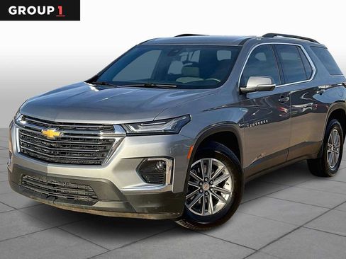 Certified 2023 Chevrolet Traverse LT w/ Rear Camera Mirror Package image 1