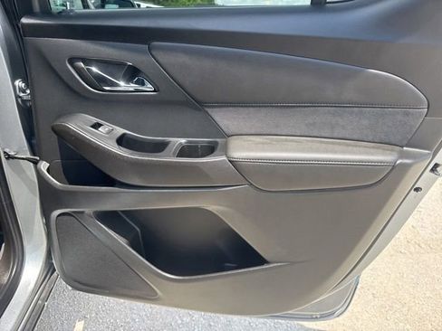 Used 2023 Chevrolet Traverse High Country w/ LPO, Floor Liner Package FWD image 25