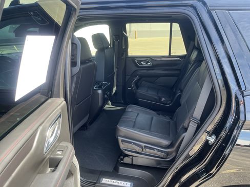 Used 2022 Chevrolet Tahoe RST w/ Luxury Package image 15