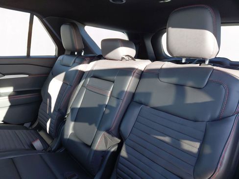 New 2026 Ford Explorer ST-Line w/ ST-Line Street Pack image 13