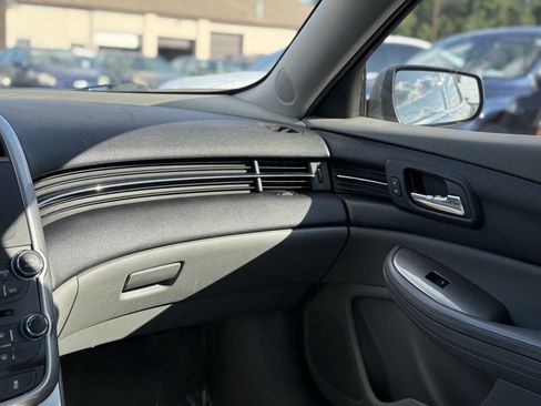 Used 2015 Chevrolet Malibu LS image 28