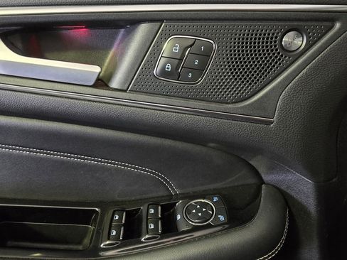 Used 2019 Ford Edge Titanium w/ Equipment Group 301A image 11