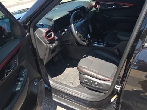 Used 2025 Chevrolet TrailBlazer RS w/ Convenience Package AWD/4WD image 6