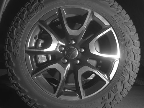 Used 2025 Jeep Compass Trailhawk AWD/4WD image 12