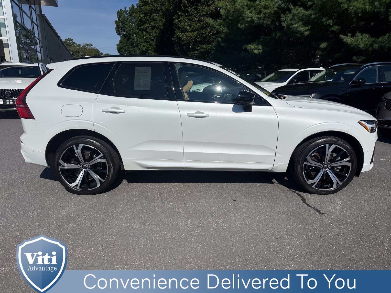 Used 2024 Volvo XC60 T8 Ultimate AWD/4WD image 9