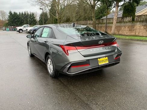 New 2026 Hyundai Elantra SE image 3