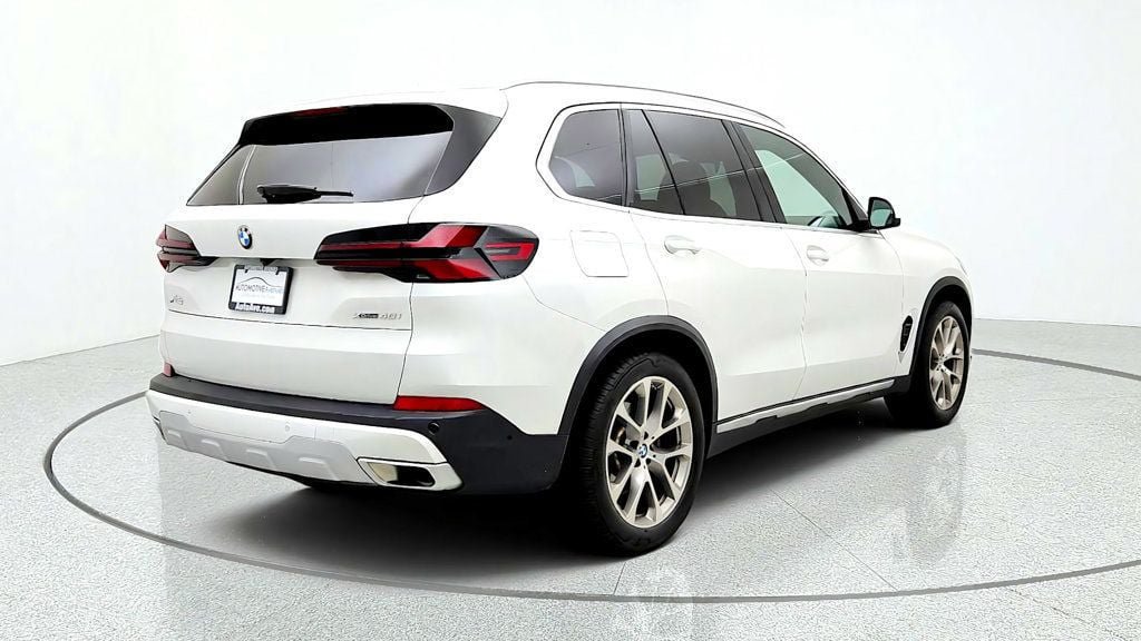 Used 2024 BMW X5 xDrive40i w/ Premium Package AWD/4WD image 5