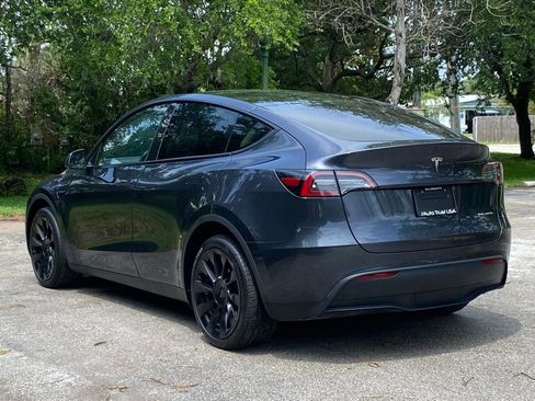 Used 2024 Tesla Model Y Long Range AWD/4WD image 7