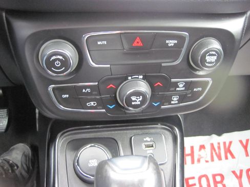 Used 2020 Jeep Compass Limited image 13