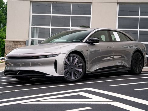 Used 2024 Lucid Air Pure RWD image 2
