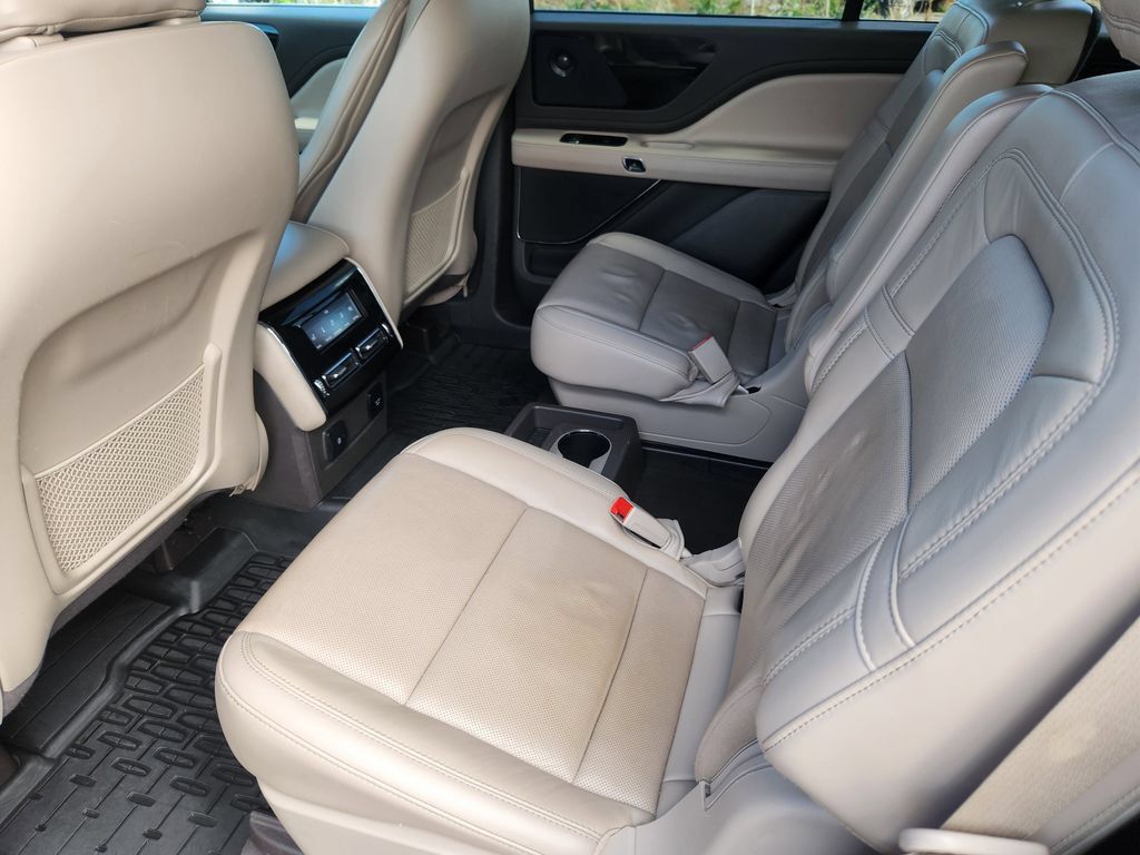 Used 2022 Lincoln Aviator Reserve w/ Elements Package Plus AWD/4WD image 10
