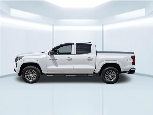 Used 2025 Chevrolet Colorado LT w/ Advanced Trailering Package AWD/4WD image 2