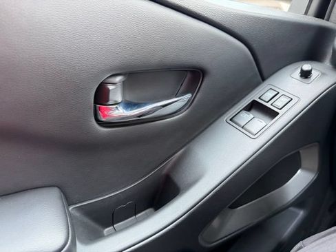 Certified 2025 Nissan Frontier SV RWD image 25