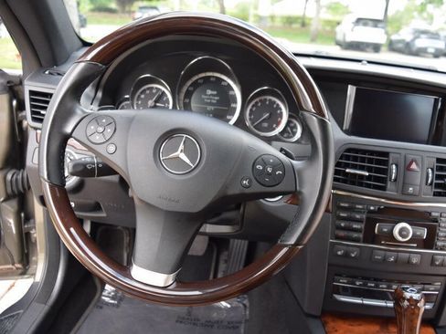 Used 2010 Mercedes-Benz E 550 Coupe image 68
