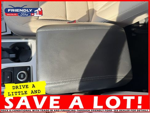 Used 2022 Ford Explorer XLT image 29