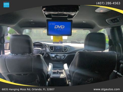 Used 2018 Chrysler Pacifica Touring-L w/ Premium Audio Group FWD image 20