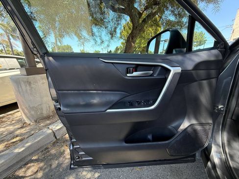 Used 2025 Toyota RAV4 XLE w/ Convenience Package AWD/4WD image 18