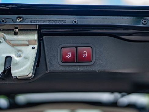 Used 2023 Mercedes-Benz Metris Passenger image 36