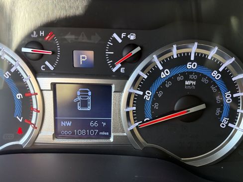 Used 2018 Toyota 4Runner SR5 Premium image 13