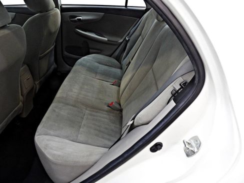 Used 2013 Toyota Corolla LE Special Edition image 10