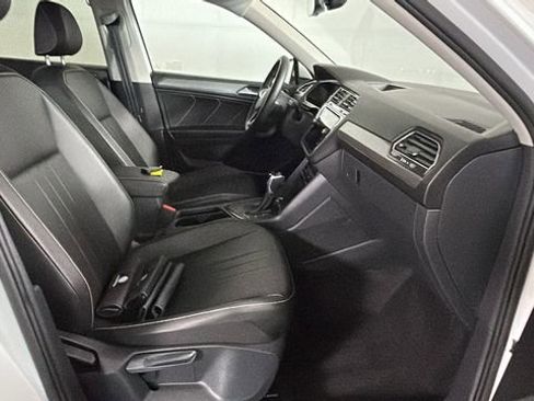 Used 2023 Volkswagen Tiguan SE FWD image 31