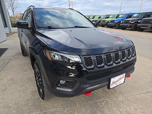 Used 2024 Jeep Compass Trailhawk image 17