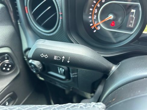 Used 2025 Jeep Gladiator Rubicon w/ Safety Group AWD/4WD image 60