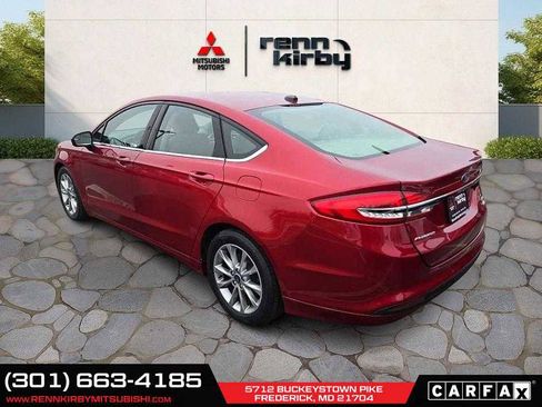 Used 2017 Ford Fusion SE w/ Fusion SE Technology Package image 5