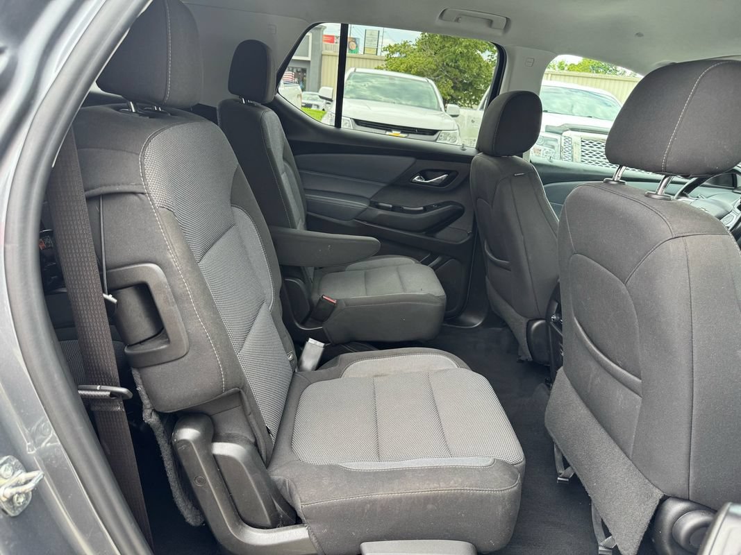 Used 2021 Chevrolet Traverse LT FWD image 20