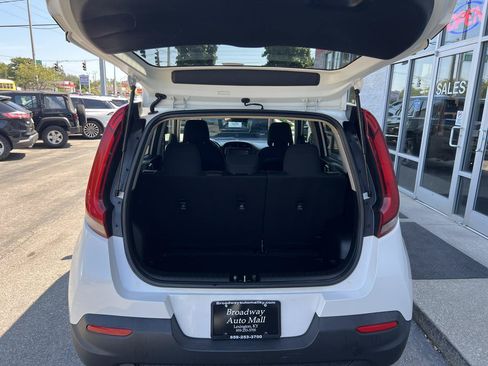 Used 2021 Kia Soul S FWD image 12