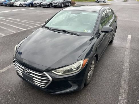 Used 2017 Hyundai Elantra SE FWD image 2